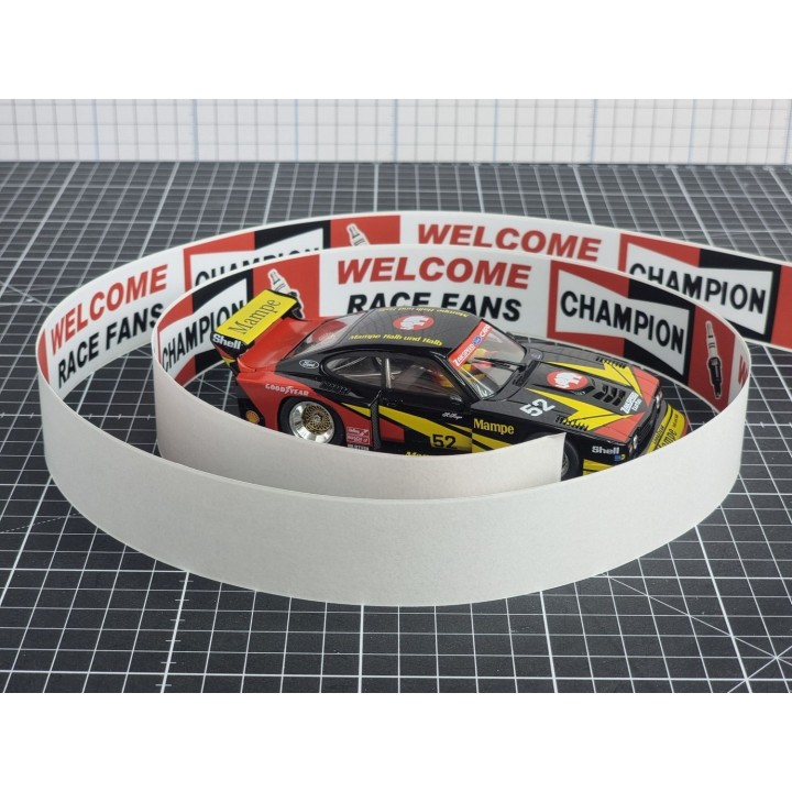 "CHAMPION Welcome Race Fans" - Aufkleber 135cm