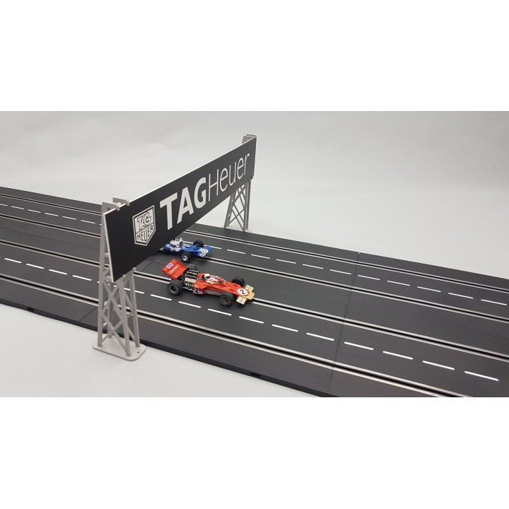 Werbetafel "TAG HEUER"