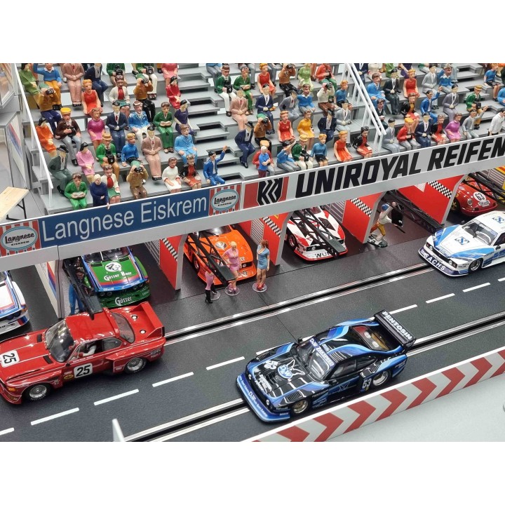 Box / 2 Slotcars / gelb