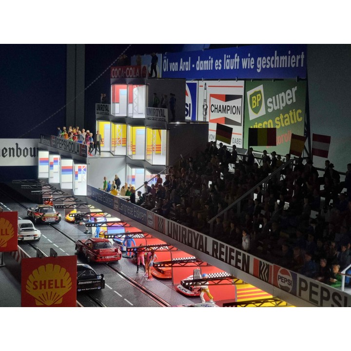 Box / 2 Slotcars / yellow