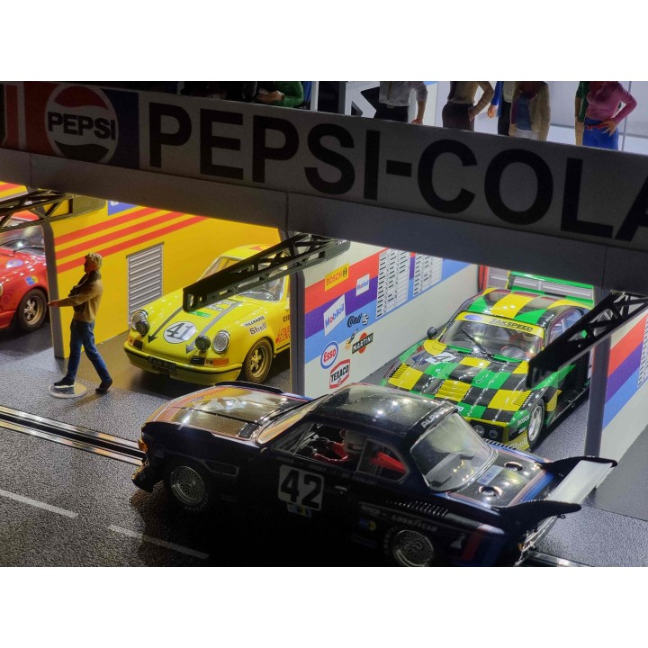 Box / 1 Slotcar / with stripes