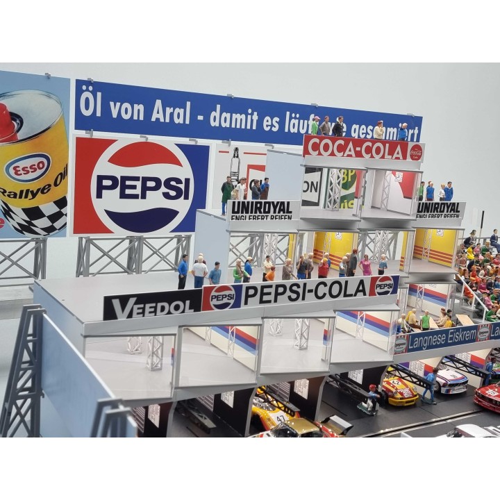 Loge / 1 breit / 1 tief / mit Streifen