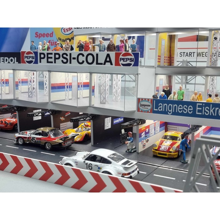 Lounge / 1 wide / 2 deep / red