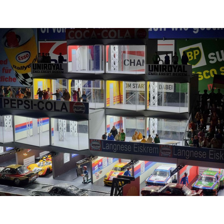 Lounge / 2 wide / 2 deep / yellow